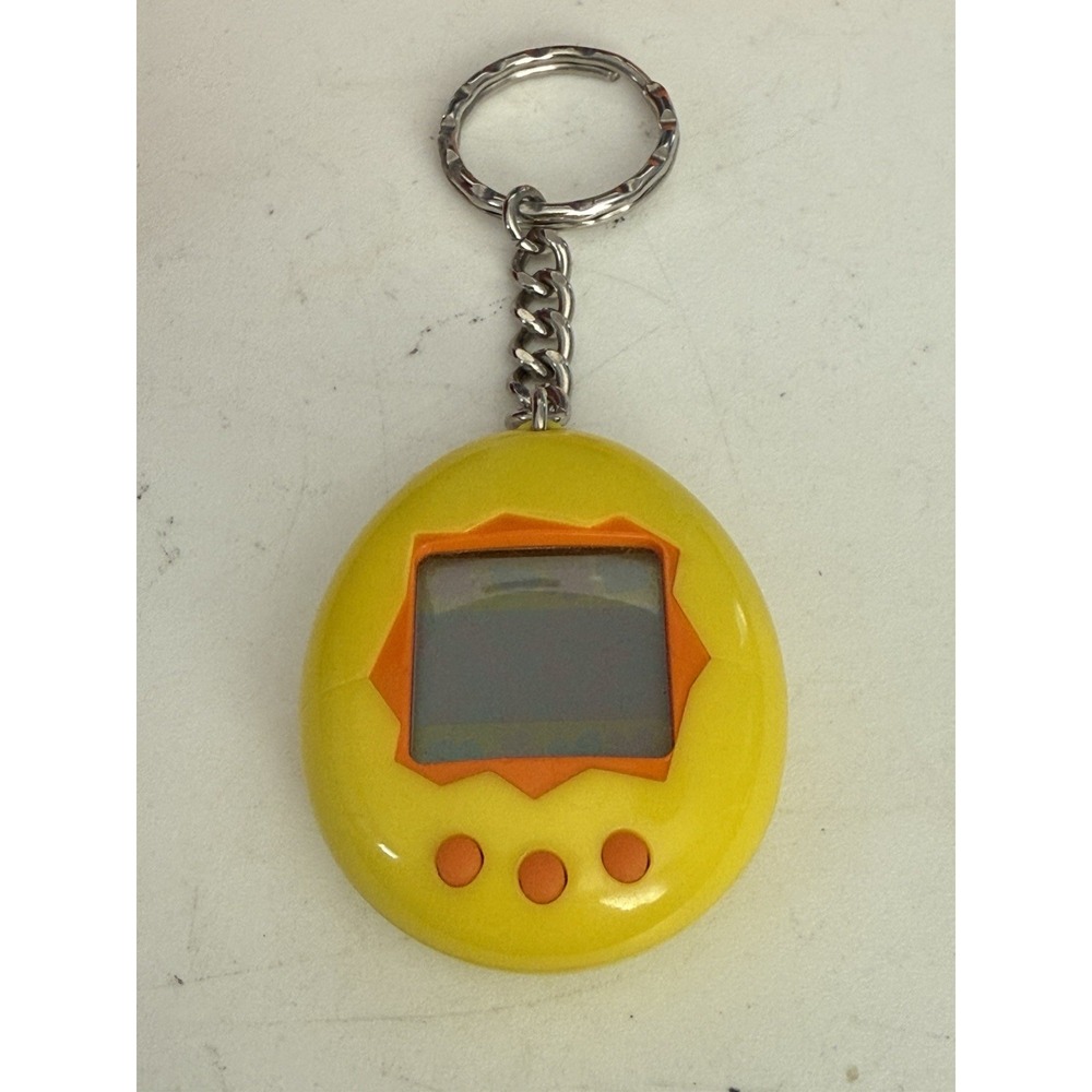 Bandai Tamagotchi 1996 FIRST GENERATION YELLOW‎ Virtual Pet